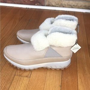 New - Women's Cole Haan ZeroGrand All Terrain
Waterpro - SZ 8.5